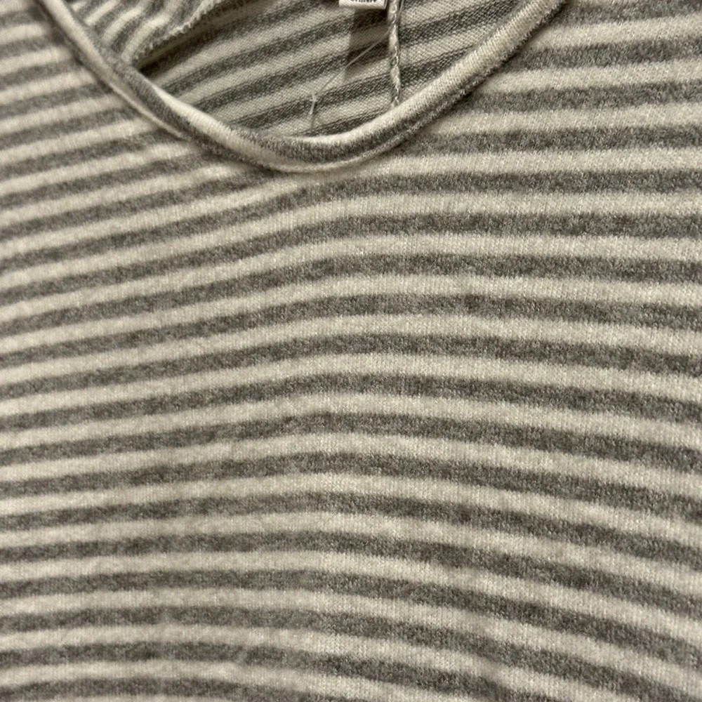 Gray and White Striped Sweater Girls XL - Picture 4 of 7